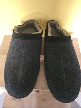 RedHead Men's Cozy Wool-Blend Slip-On Slippers - Black